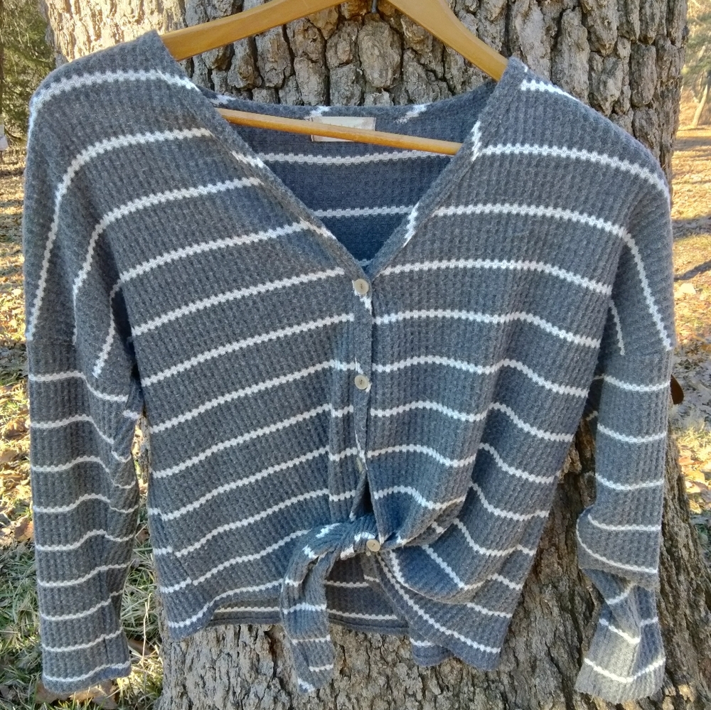 💲CLEARANCE💲Altar'd State Front Tie Cardigan in size S